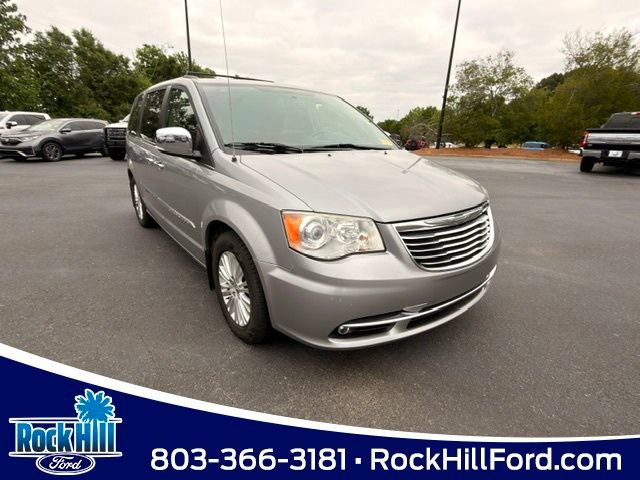 Used 2015 Chrysler Town & Country Limited Platinum FWD image 1