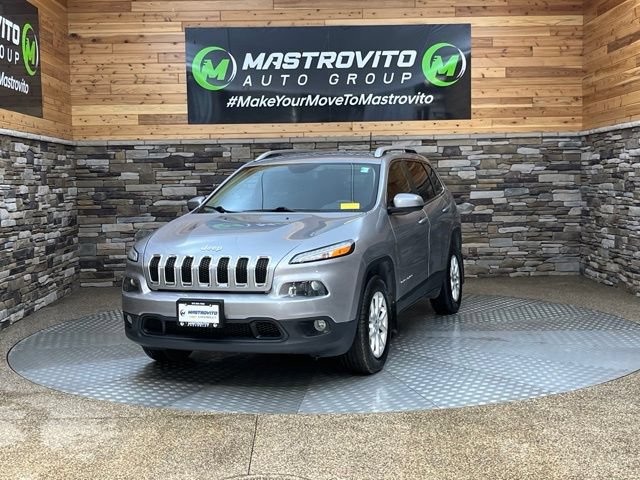 Used 2017 Jeep Cherokee Latitude w/ Cold Weather Group AWD/4WD image 4