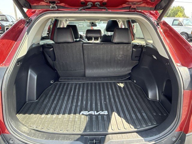 Used 2020 Toyota RAV4 XLE image 7