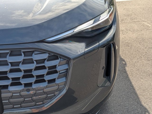 Used 2025 Audi Q5 Premium w/ Convenience Package image 9