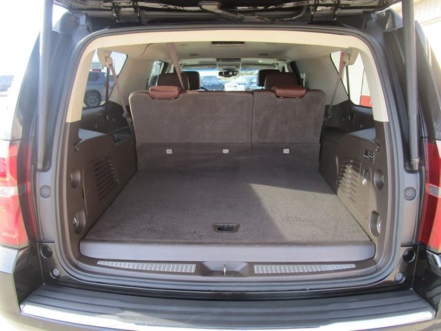 Used 2017 Chevrolet Suburban Premier AWD/4WD image 30