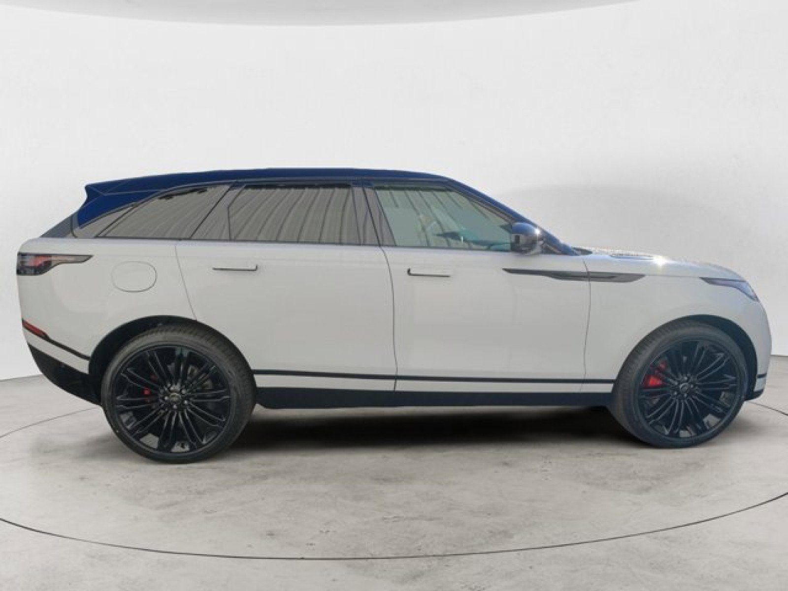 New 2025 Land Rover Range Rover Velar Dynamic SE image 6