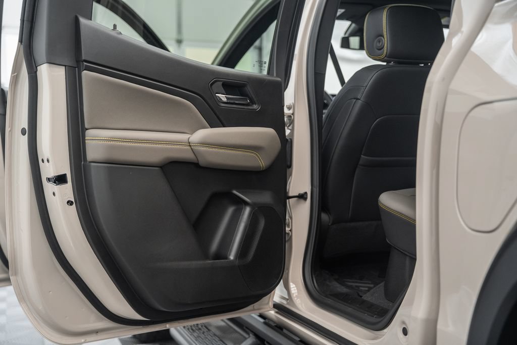 New 2026 Chevrolet Colorado ZR2 w/ Midnight Edition AWD/4WD image 50
