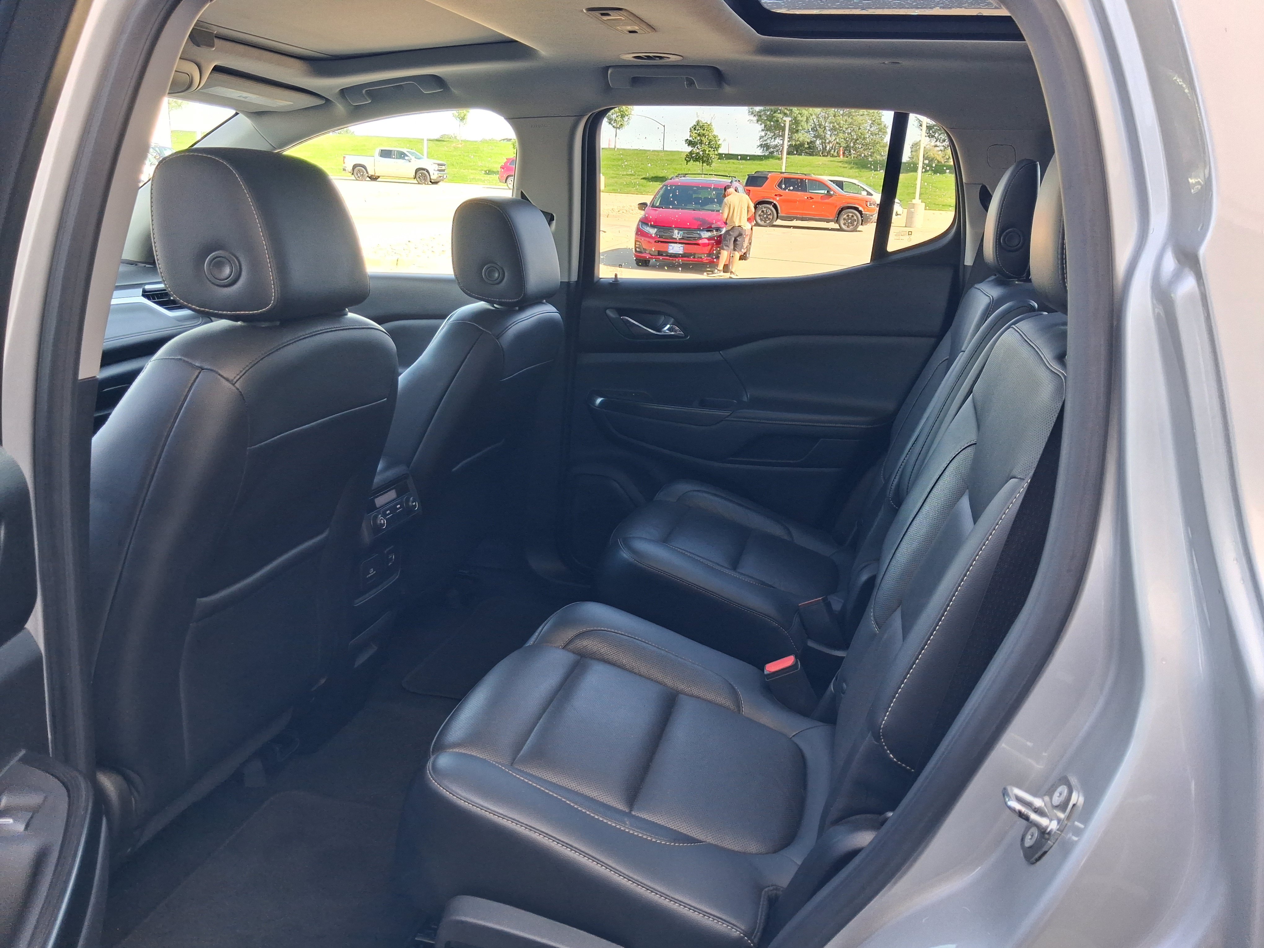 Used 2018 GMC Acadia SLT AWD/4WD image 8