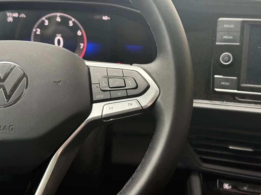 Used 2024 Volkswagen Jetta SE w/ Panoramic Sunroof Package image 11