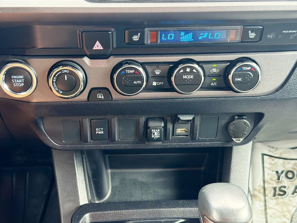 Used 2021 Toyota Tacoma TRD Sport AWD/4WD image 17