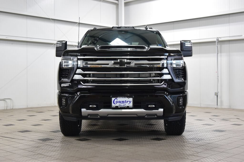 New 2026 Chevrolet Silverado 2500 High Country w/ High Country Premium Package AWD/4WD image 2