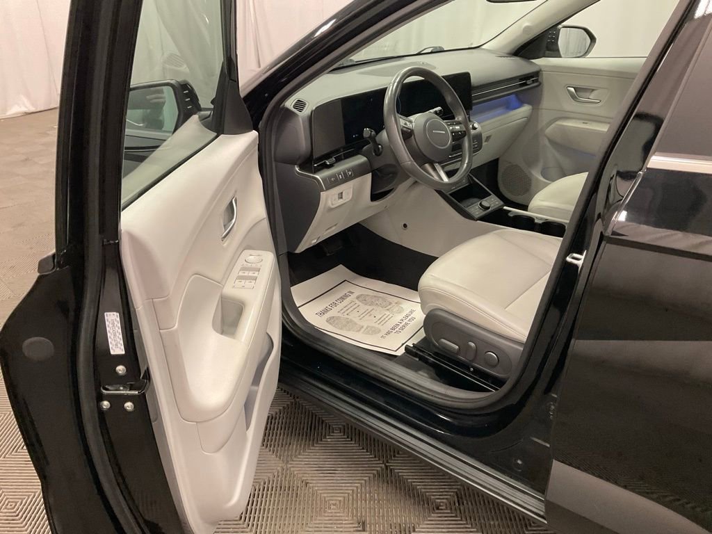 Used 2024 Hyundai Kona Limited image 4