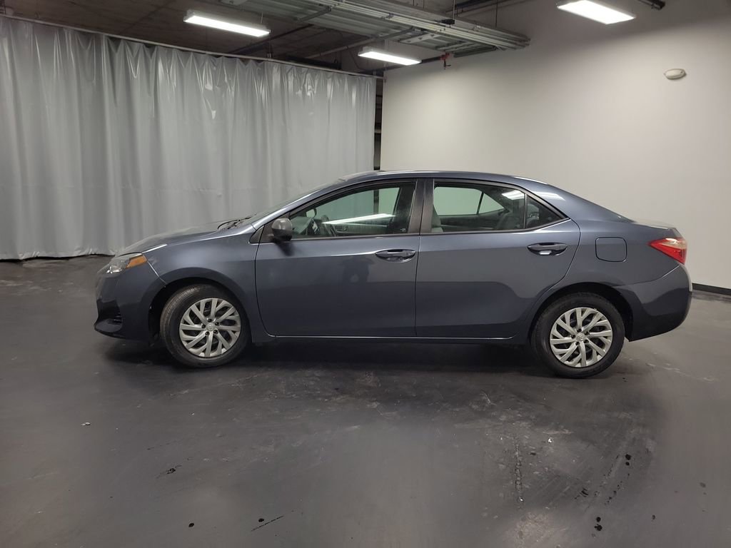 Used 2017 Toyota Corolla LE image 5