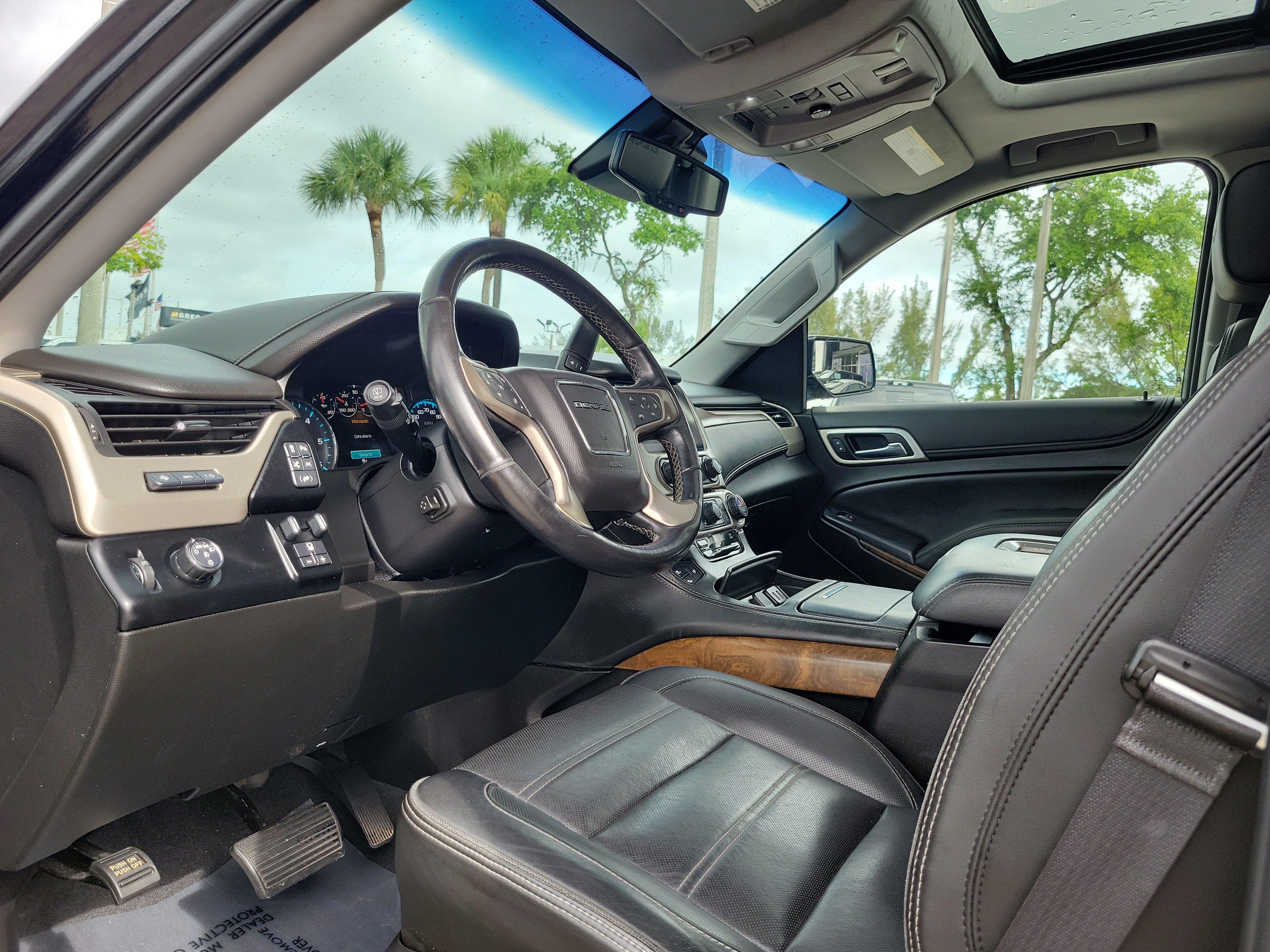 Used 2019 GMC Yukon XL Denali w/ Denali Ultimate Package RWD image 9