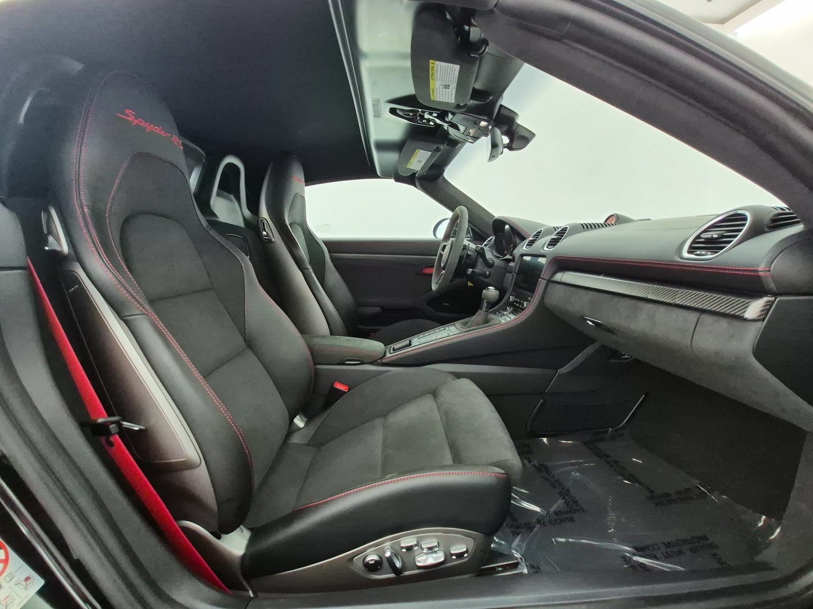 Certified 2025 Porsche 718 Boxster Spyder RS RWD image 19