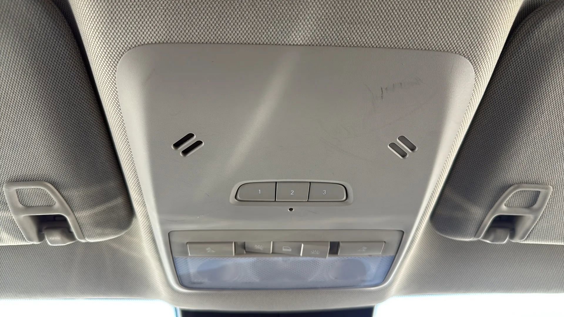 Used 2018 Buick Encore Essence image 20