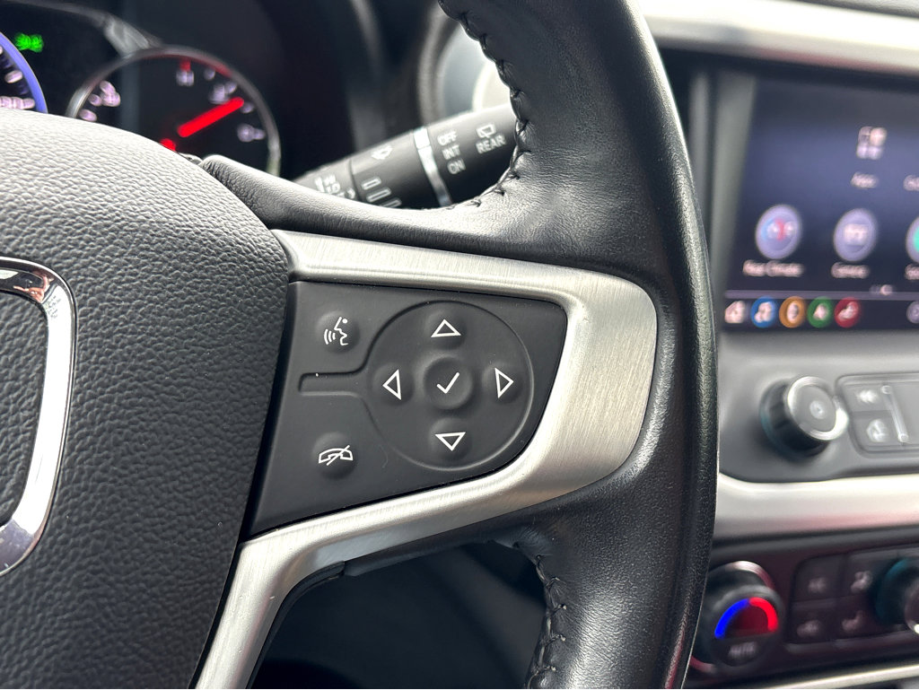 Used 2020 GMC Acadia SLT w/ Driver Alert Package II image 17