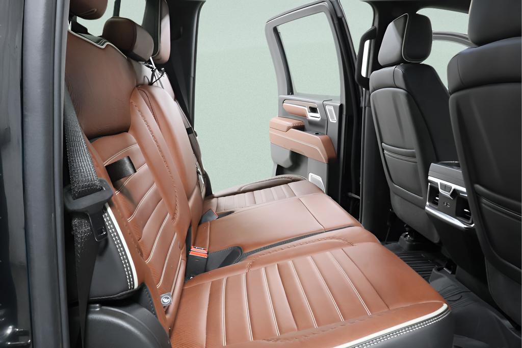 Used 2025 GMC Sierra 2500 Denali Ultimate w/ LPO, GMC Protection Package image 29