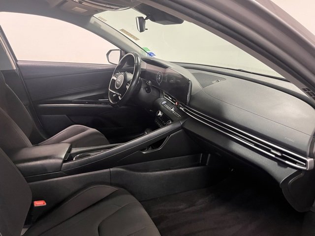 Used 2023 Hyundai Elantra SEL w/ Convenience Package image 11