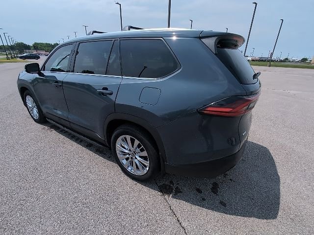 Used 2025 Toyota Grand Highlander AWD image 8