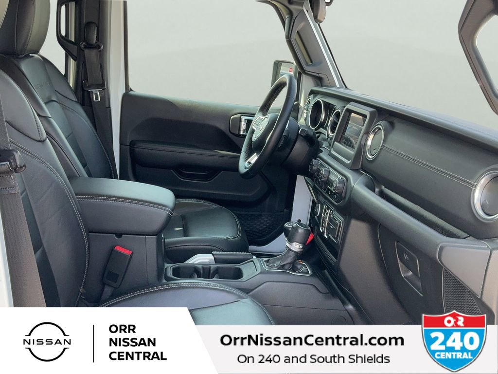 Used 2020 Jeep Gladiator Overland w/ Cold Weather Group image 11