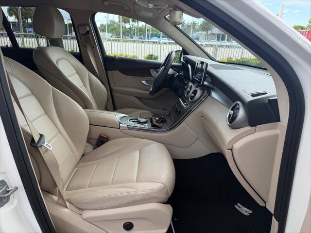 Used 2019 Mercedes-Benz GLC 300 image 14