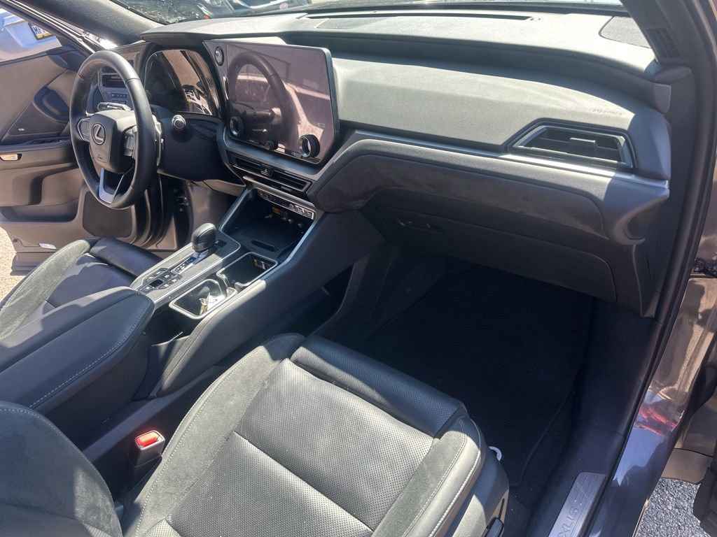 Used 2024 Lexus TX 550h AWD Plug-In Hybrid w/ Technology Package image 40