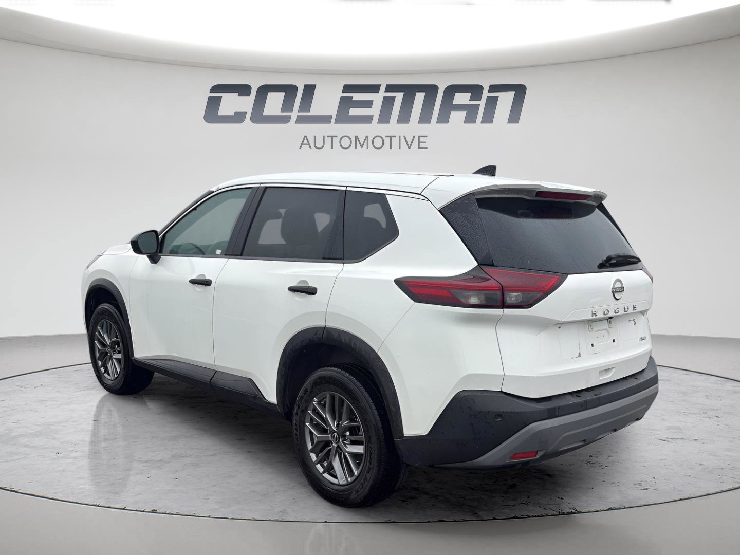 Used 2023 Nissan Rogue S AWD/4WD image 3