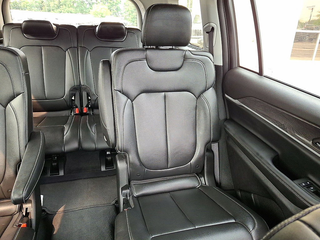 Certified 2023 Jeep Grand Cherokee L Limited w/ Black Appearance Package AWD/4WD image 14