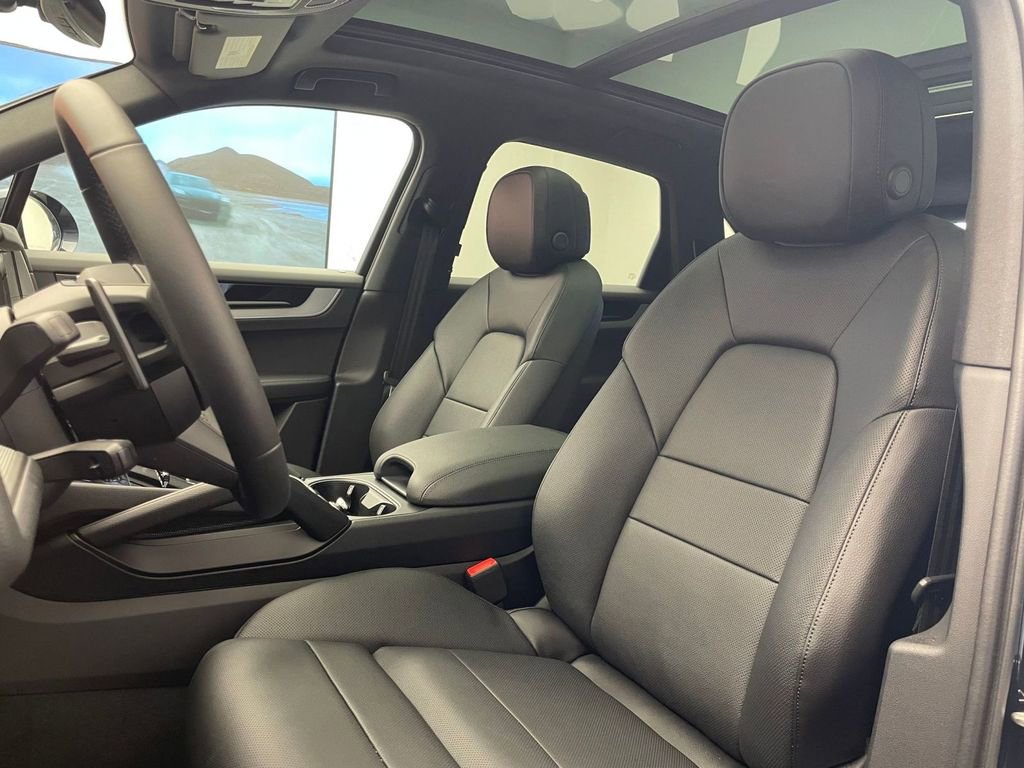 New 2026 Porsche Cayenne AWD/4WD image 5