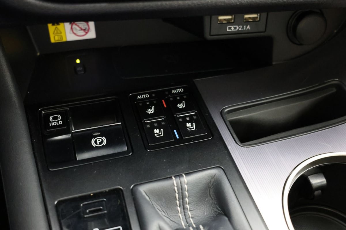 Used 2022 Lexus RX 450h F Sport w/ Cold Area Package (CT) AWD/4WD image 9