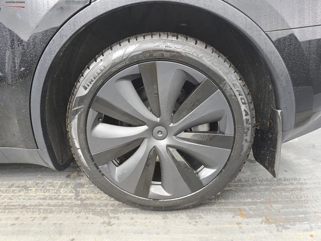 Used 2025 Tesla Model Y Long Range image 16