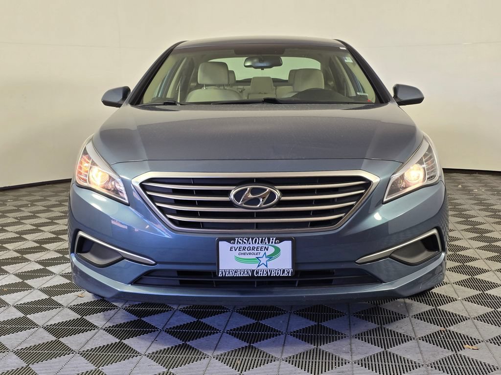 Used 2016 Hyundai Sonata SE FWD image 2