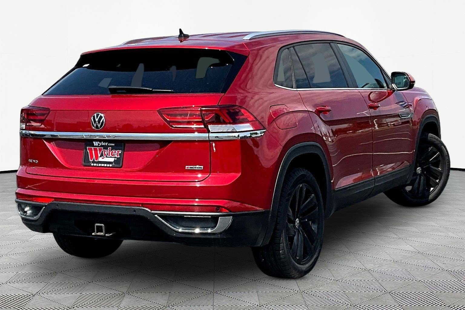 Used 2022 Volkswagen Atlas Cross Sport SE w/ Black Wheel Package AWD/4WD image 6