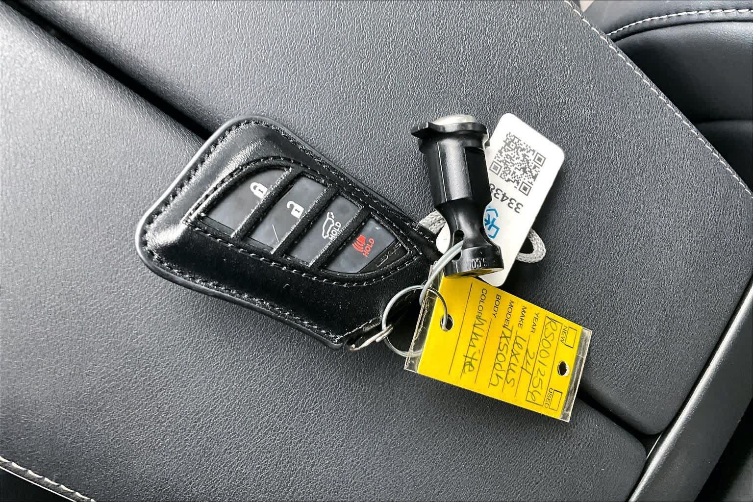 Used 2024 Lexus TX 500h AWD w/ Technology Package image 15