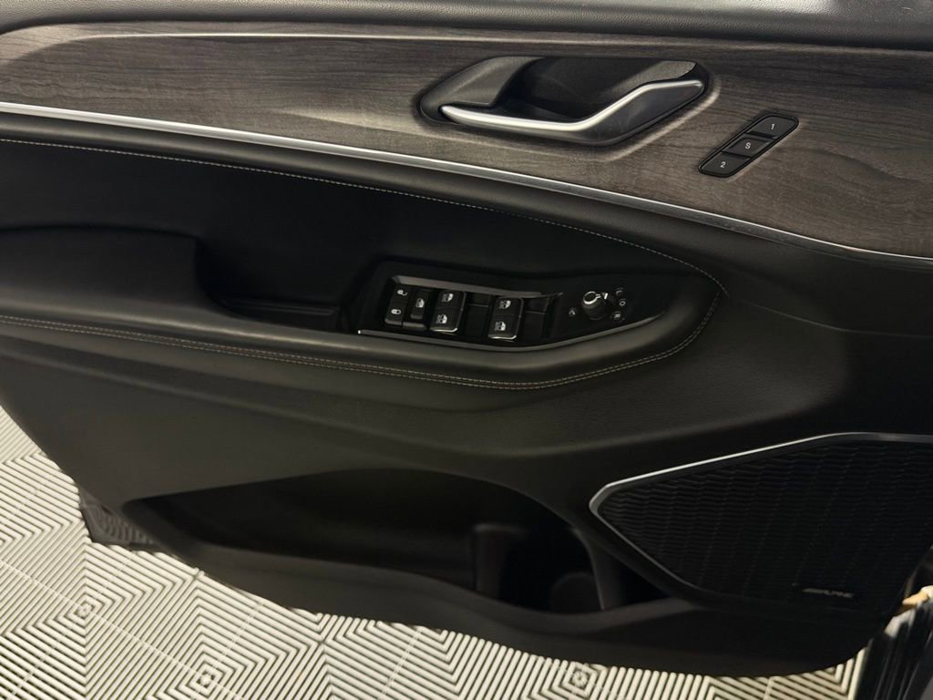 Used 2022 Jeep Grand Cherokee Overland image 27