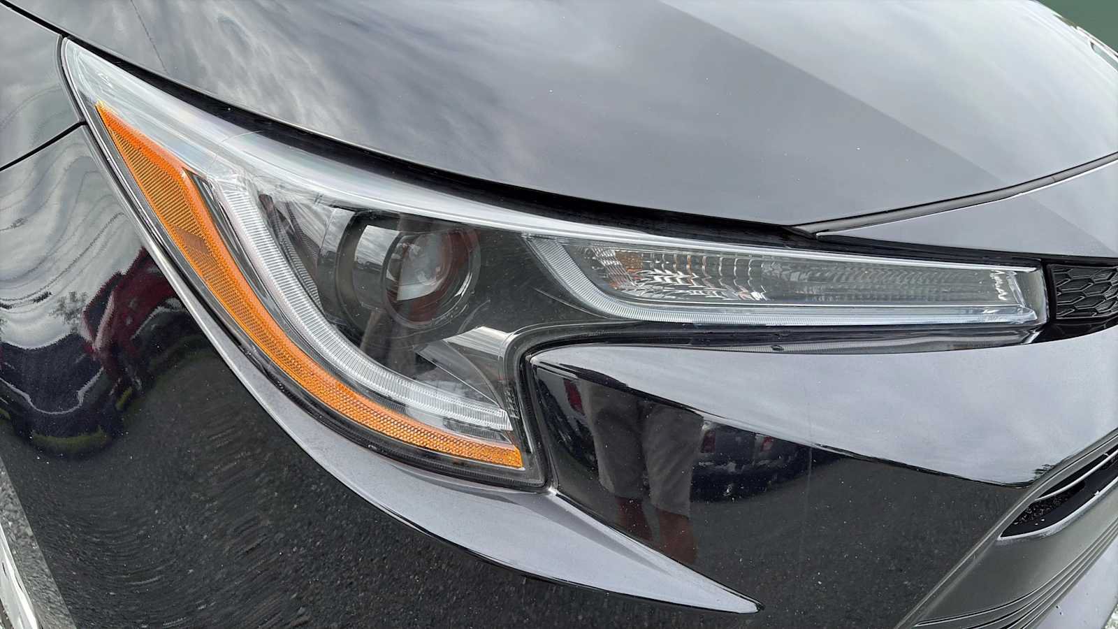 Used 2025 Toyota Corolla LE FWD image 25