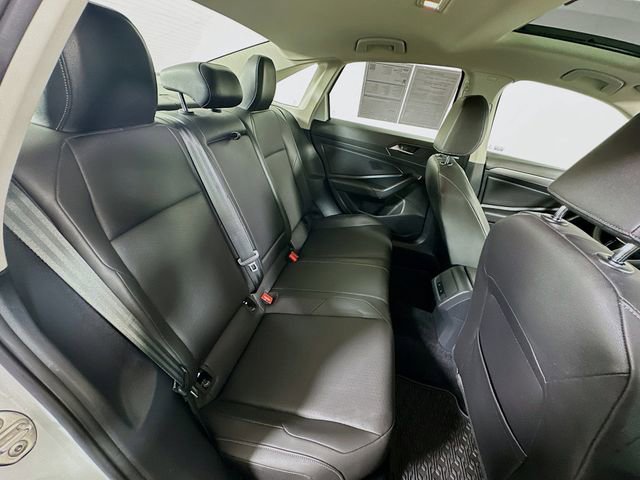 Used 2020 Volkswagen Jetta SE w/ SE Cold Weather Package image 27