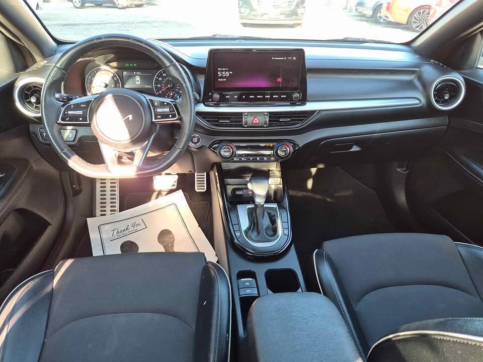 Used 2024 Kia Forte GT-Line w/ GT-Line Premium Package FWD image 7