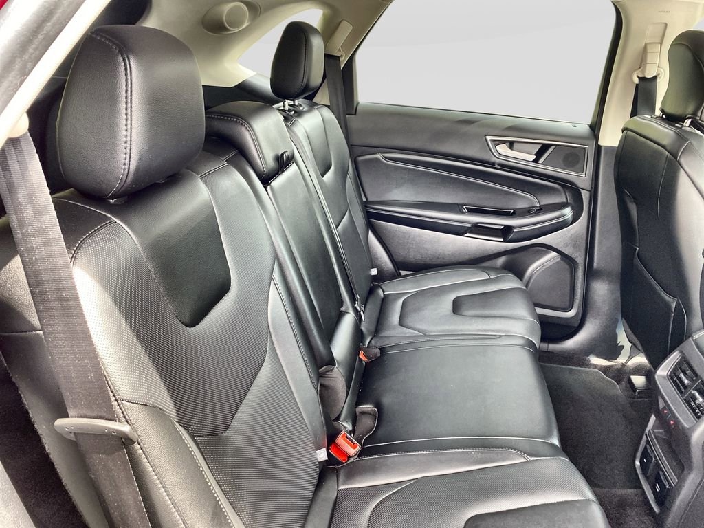 Used 2016 Ford Edge Titanium w/ Equipment Group 301A AWD/4WD image 30