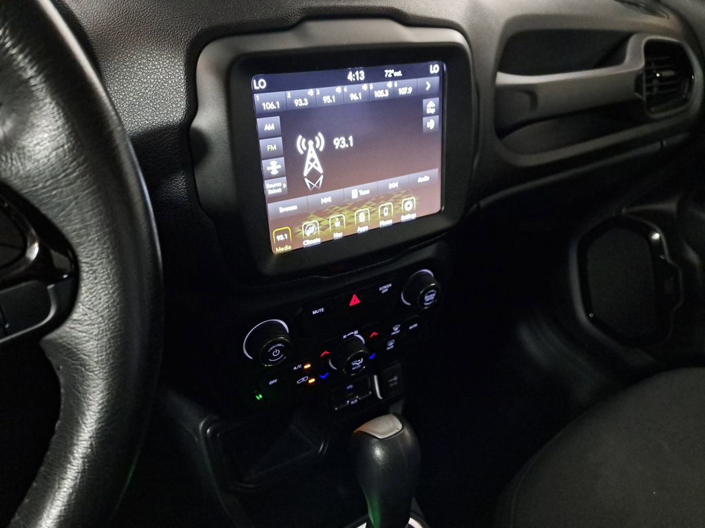 Used 2020 Jeep Renegade Altitude w/ UConnect 8.4 Nav Group image 18