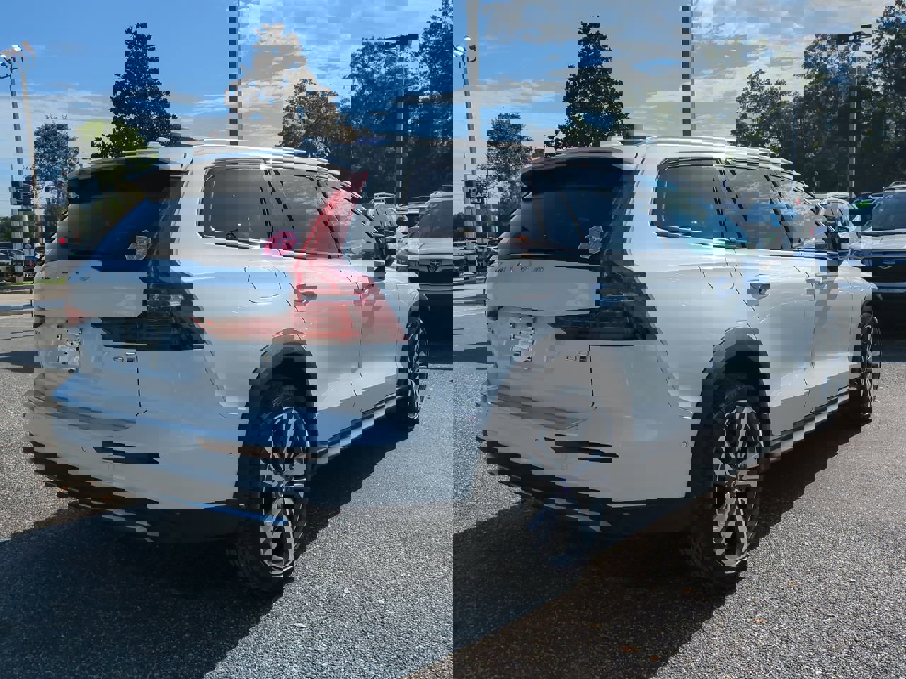 New 2026 Volvo V60 B5 Cross Country Plus w/ Protection Package Premier image 4