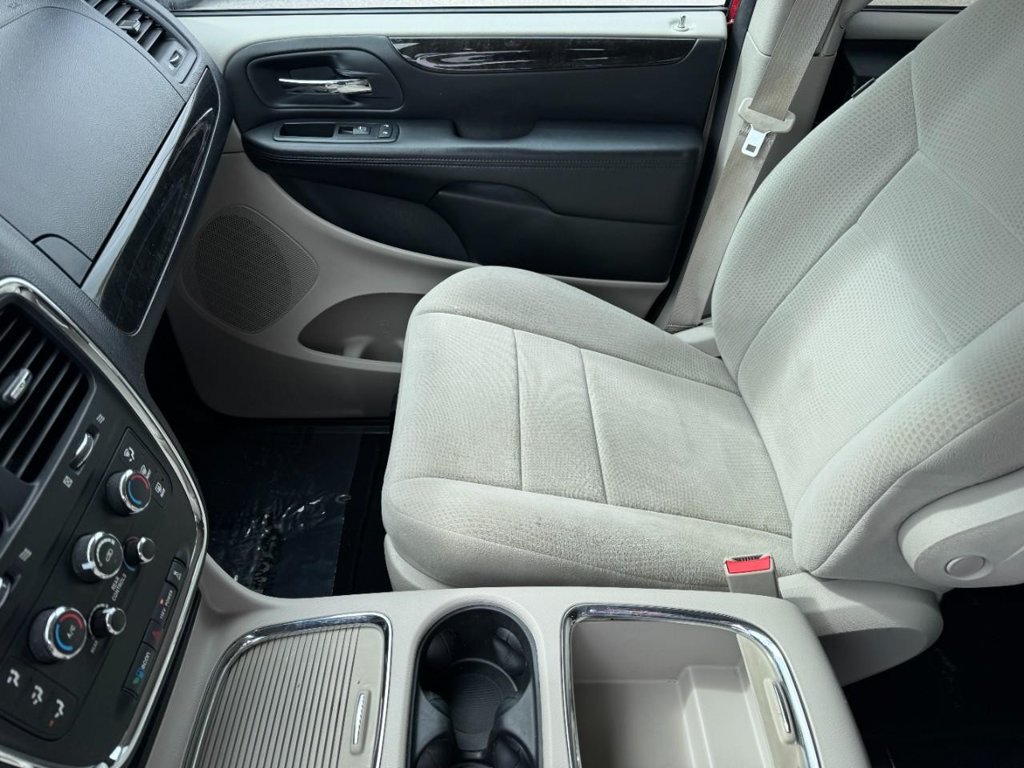 Used 2012 Dodge Grand Caravan SXT w/ Entertainment Group 1 FWD image 15