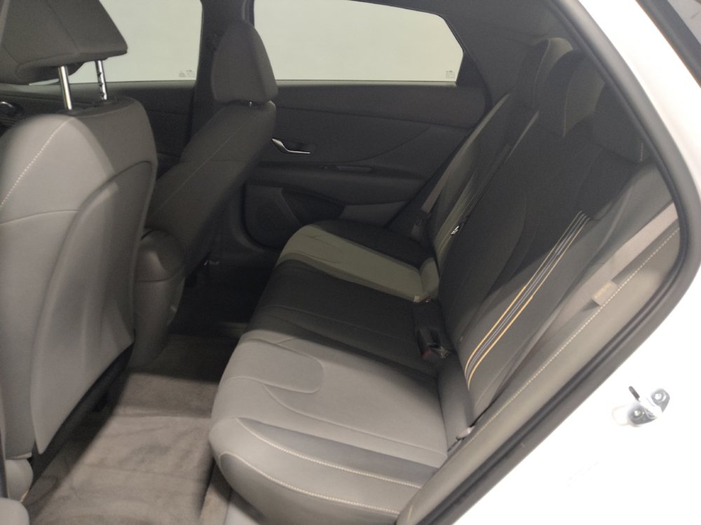 Used 2025 Hyundai Elantra Sport FWD image 18