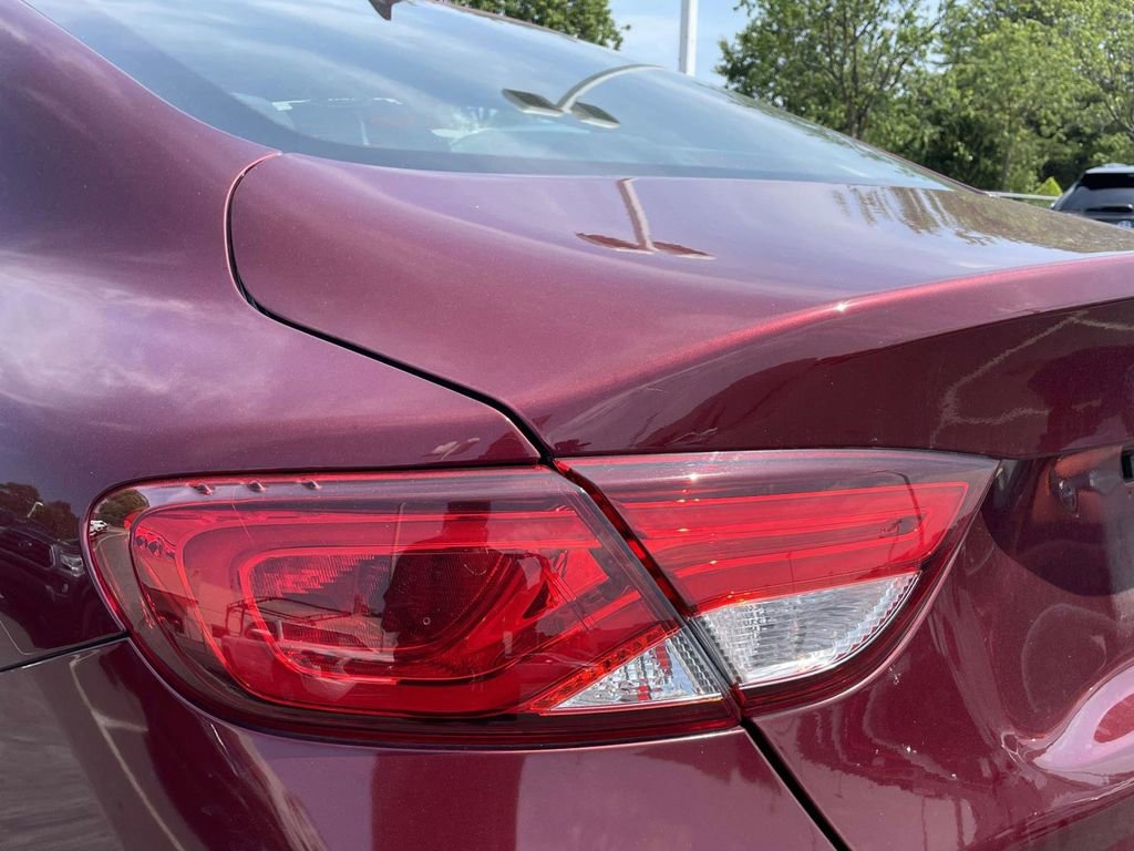 Used 2016 Chrysler 200 Limited w/ Anniversary Edition FWD image 13