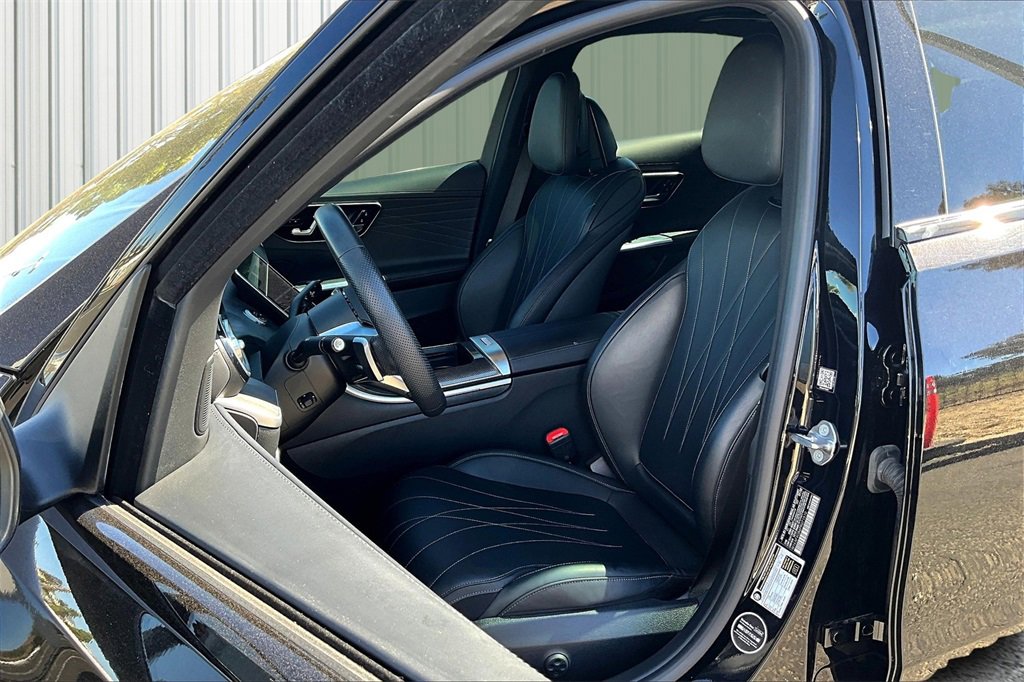 Used 2023 Mercedes-Benz C 300 Sedan image 25