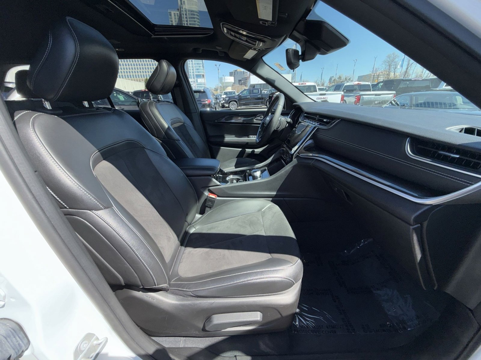 Used 2023 Jeep Grand Cherokee Altitude image 26