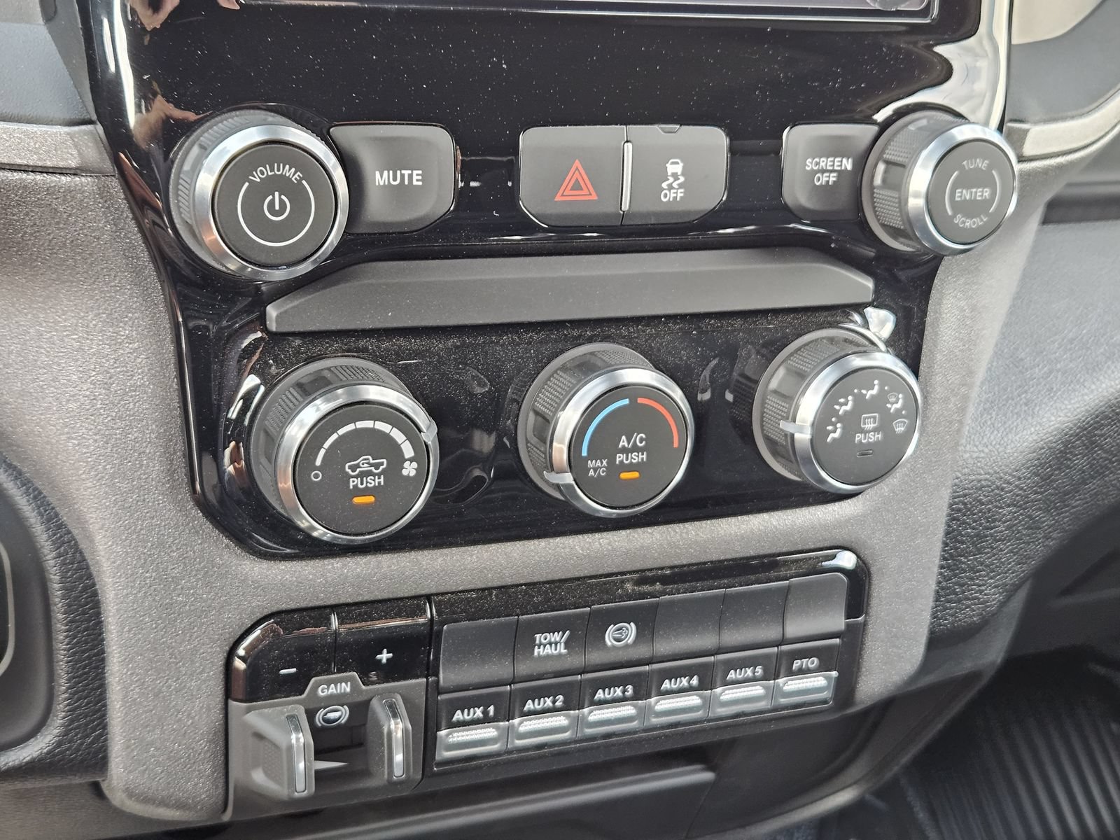 New 2026 RAM 3500 Tradesman w/ Chrome Appearance Group A AWD/4WD image 22