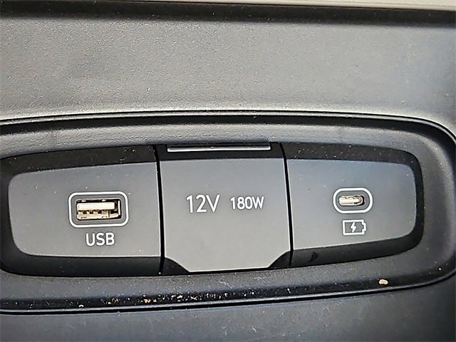 Used 2024 Hyundai Venue SEL image 17