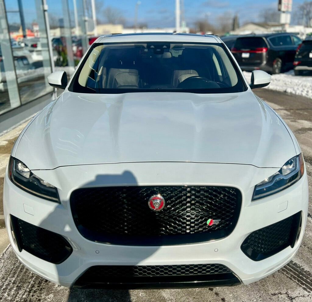 Used 2017 Jaguar F-PACE S image 40