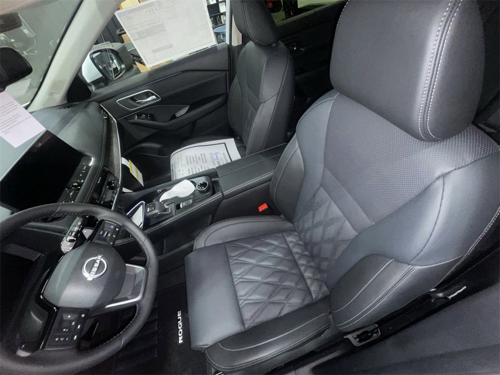New 2026 Nissan Rogue Platinum image 11