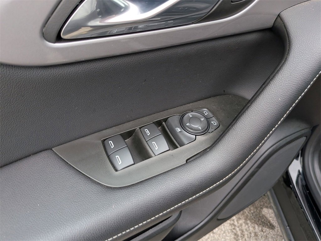 Used 2025 Chevrolet Blazer LT image 13