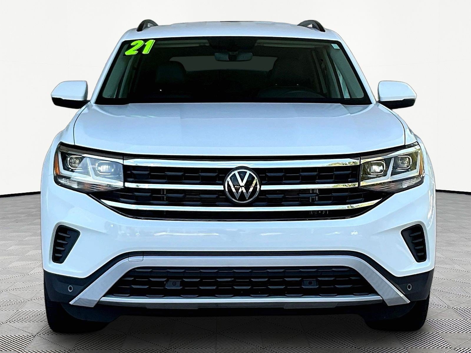 Used 2021 Volkswagen Atlas SE w/ Towing Package FWD image 2