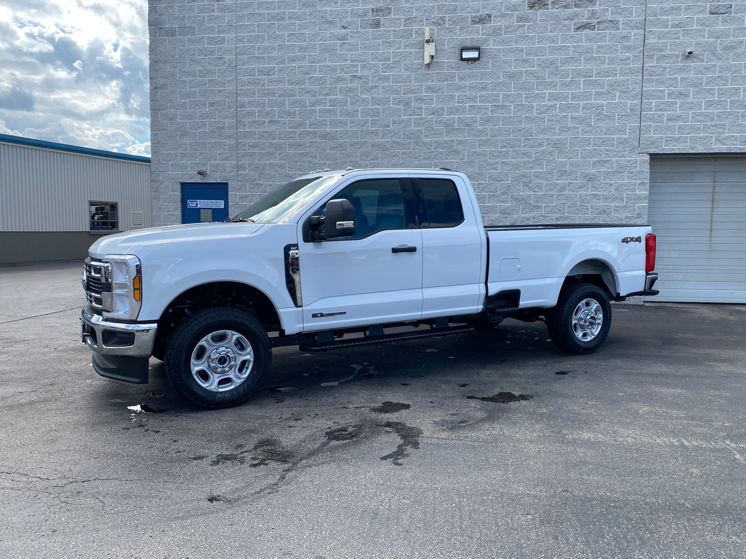 New 2026 Ford F350 XLT w/ Snow Plow/Camper Package AWD/4WD image 4
